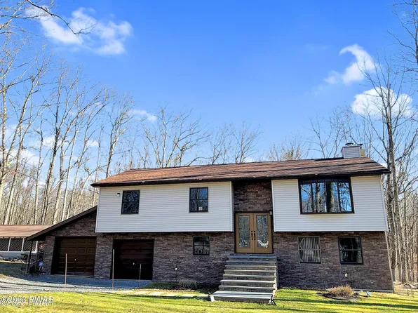 135 Cloudcrest Dr, Hawley, PA 18428