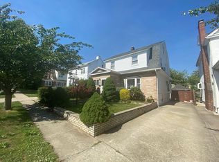 4231 205th St, Bayside, NY 11361