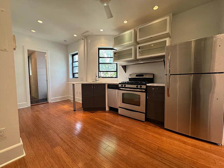 192 Spring St #15 — Photo 3