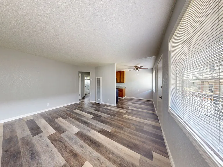 2515 10th ave — Photo 30