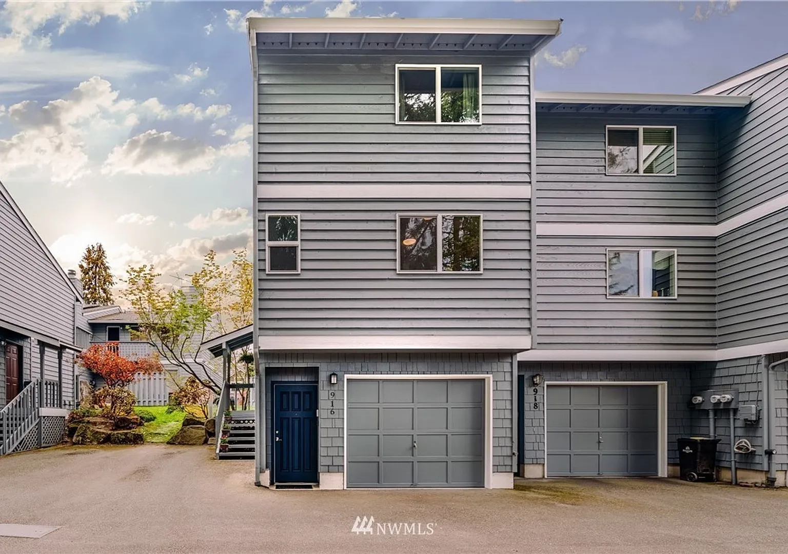 Beautifully Remodeled 2 bed/1.5 Bath Townhome in Shoreline — Photo 1