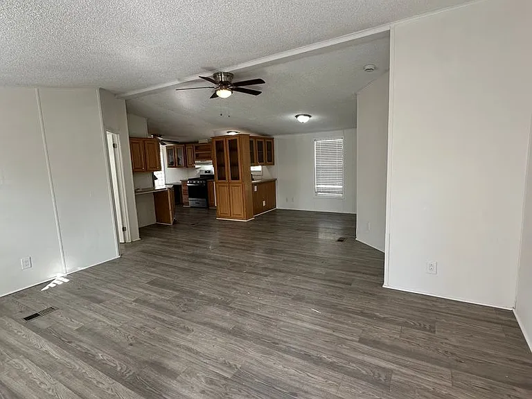 261 Burnetts Way — Photo 3
