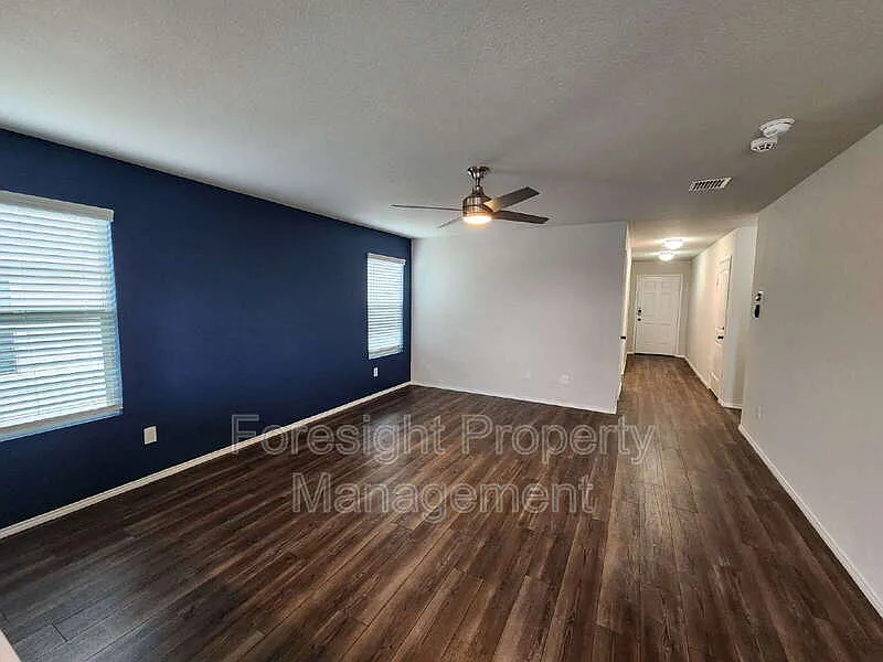 3 bed, 2.0 bath, 1265 sqft, $1,885 — Photo 3
