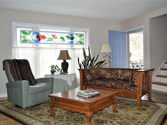 4th image of 211 Avondale Dr