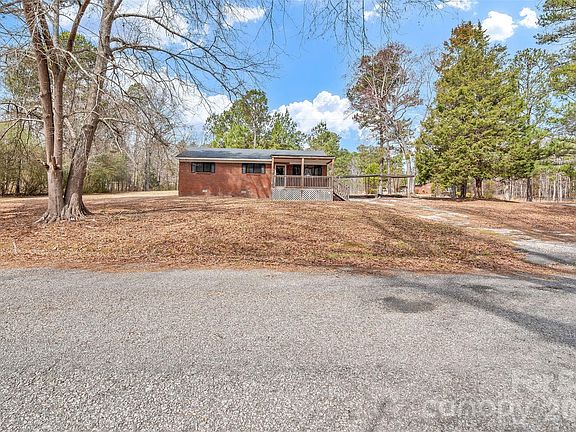 2nd image of 3489 Oakridge Rd