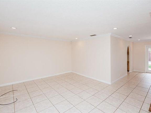 4th image of 951 N Heron Cir