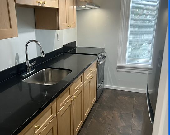 2nd image of 70 Liberty St APT 4