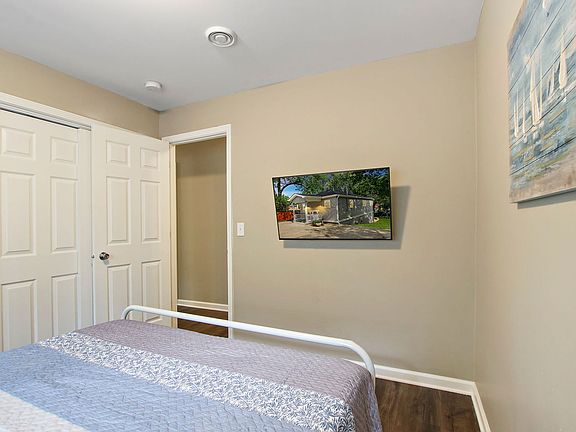 5th image of 26211 W Forest Ct