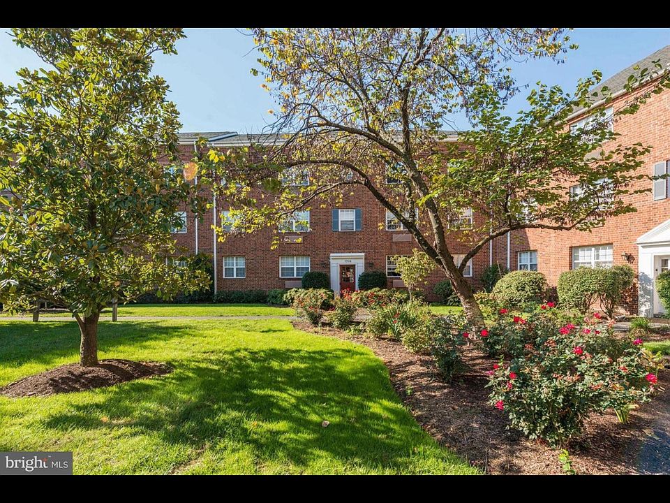 1st image of 1706 W Abingdon Dr APT 201