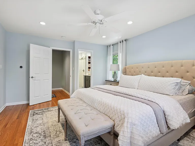 204 Deerfield Ln — Photo 13