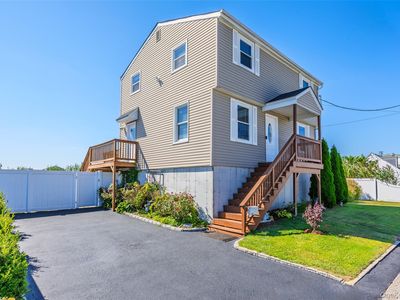 853 S Bay Street, Lindenhurst, NY, 11757