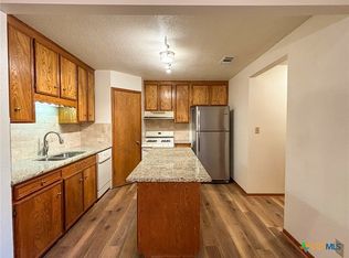 101 Maplewood Dr APT 28, Victoria, TX 77901