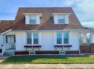 105 S John St, Table Grove, IL 61482