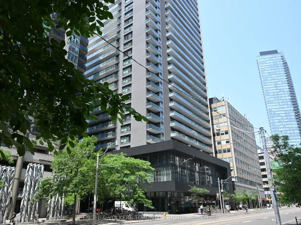 770 Bay St #2504, Toronto, ON M5G 0A6