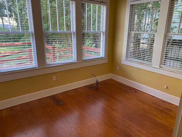 1115 Elmwood St — Photo 13