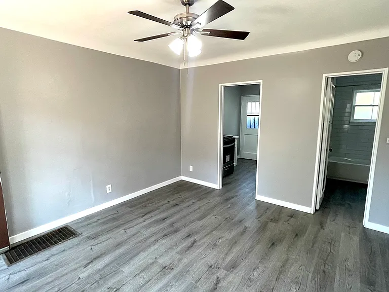 828 Linden Ave #3 — Photo 4