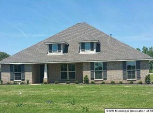 1686 Sledgefield Ln, Southaven, MS 38672