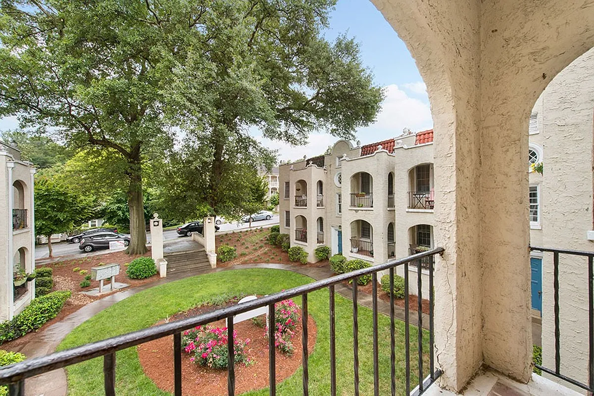 Building Photo - Spanish Oaks Apartment