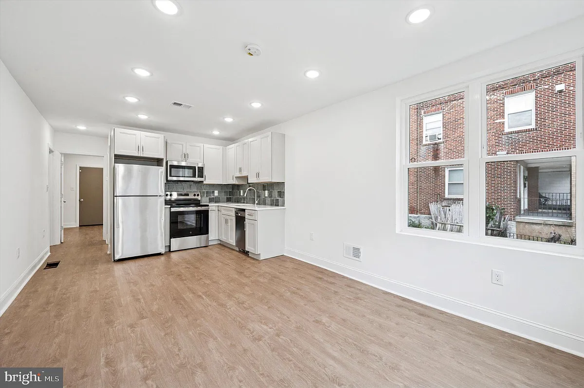 Building Photo - 2534 S 61st St #2