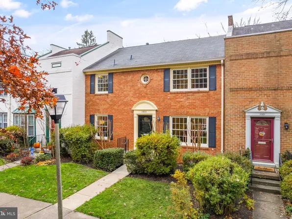 1803 Wainwright Dr, Reston, VA 20190