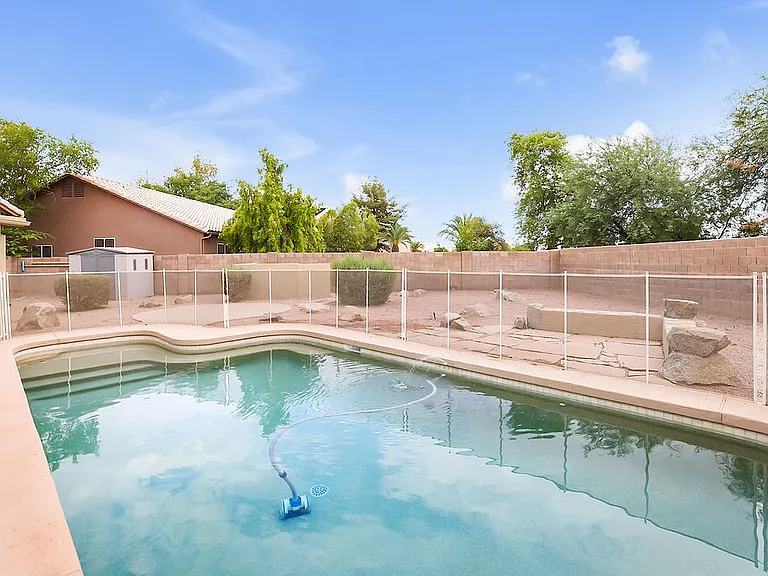 1380 N Concord Ave — Photo 33
