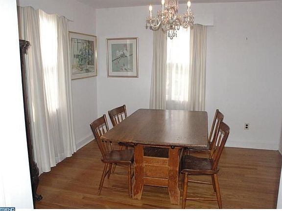 4th image of 200 Becker Ave