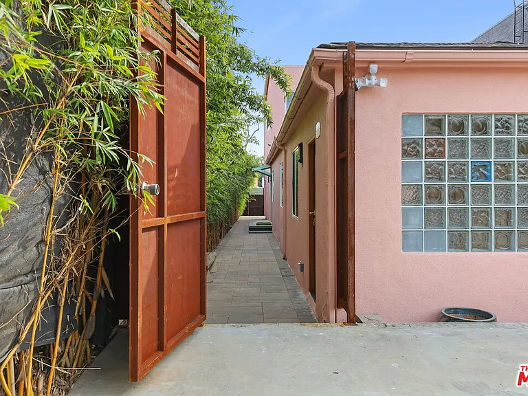 621 Rose Ave #B — Photo 19