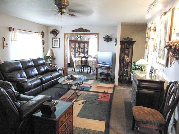 3rd image of 18 Lakeview Dr