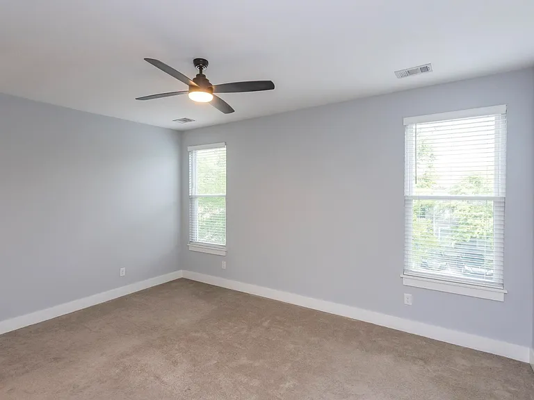 708 Tral St — Photo 35