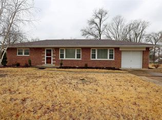 590 Van Asche Ct, Florissant, MO 63033