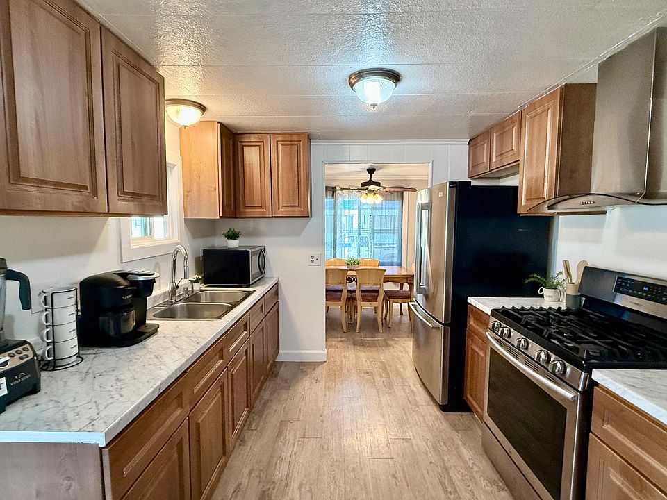 1st image of 7549 Loma Rio Ln