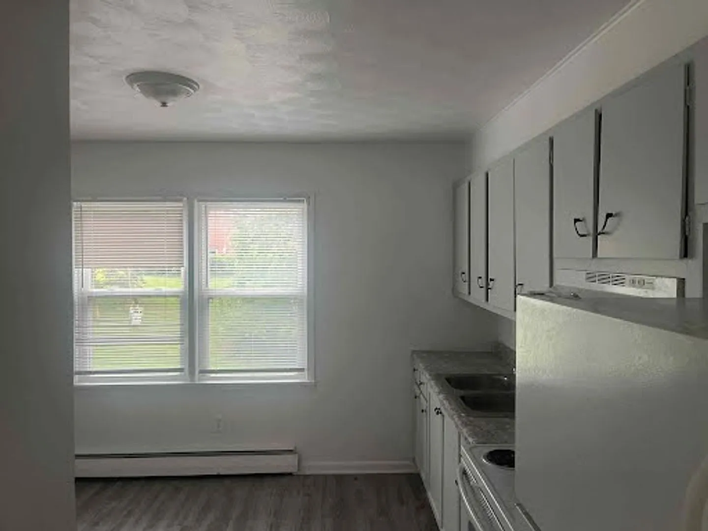 100 Navaho Court — Photo 2