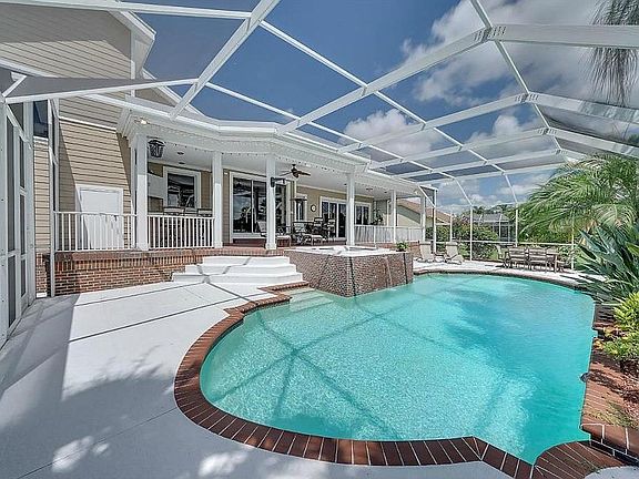 Pool with built in Spa