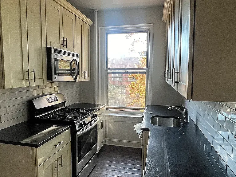 24-16 29th St #21 — Photo 2