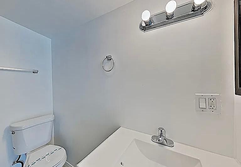 1st image of 15651 Septo St