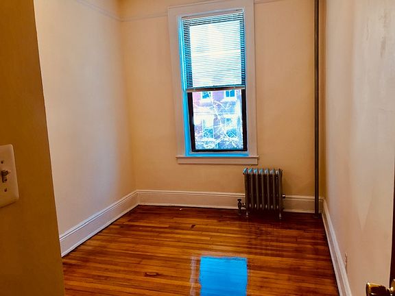 4th image of 2570 42nd St APT 2F