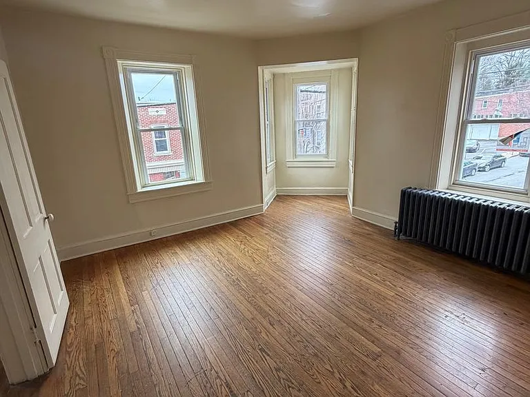 121 Laurel St — Photo 12