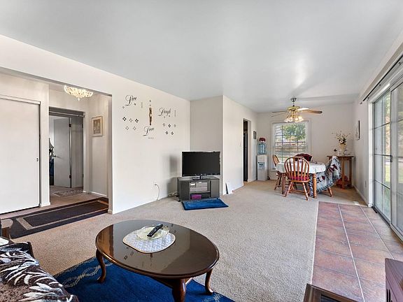 5th image of 629 W 39th Pl APT 104