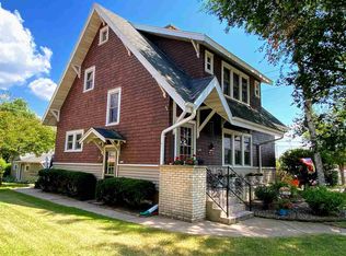 628 S Michigan St, Prairie Du Chien, WI 53821