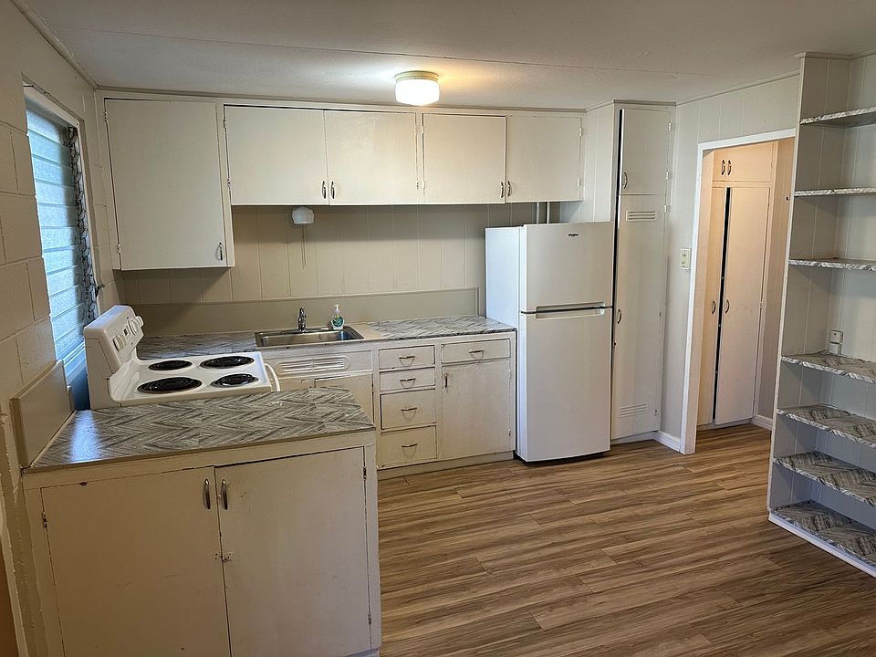 1st image of 15 Iliahi St