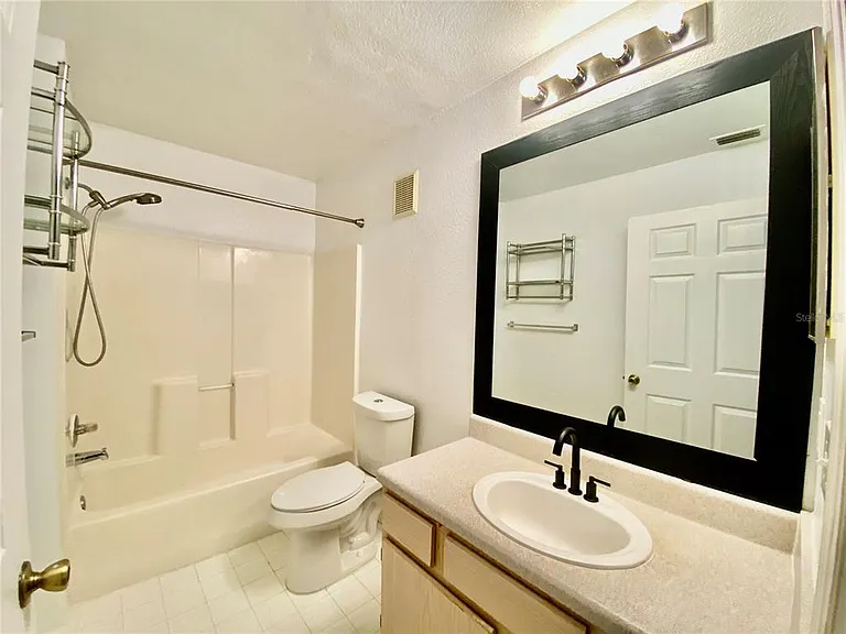 5463 Vineland Rd #5103 — Photo 22
