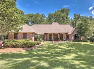 5 Southern Oaks Dr, Clinton, MS 39056