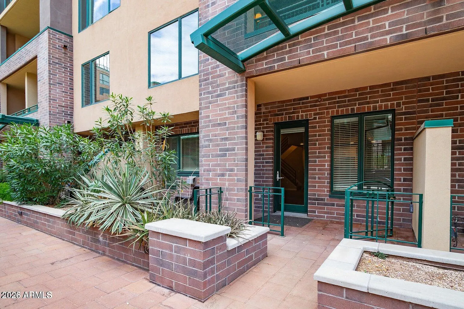 2 bed, 2.5 bath, 1687 sqft, $2,450 — Photo 1