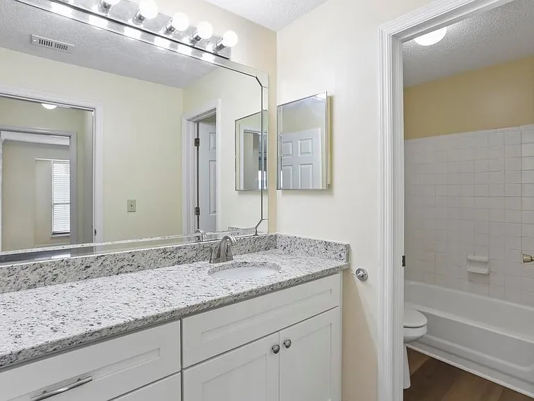 310 Granville Ct NE #1 — Photo 12
