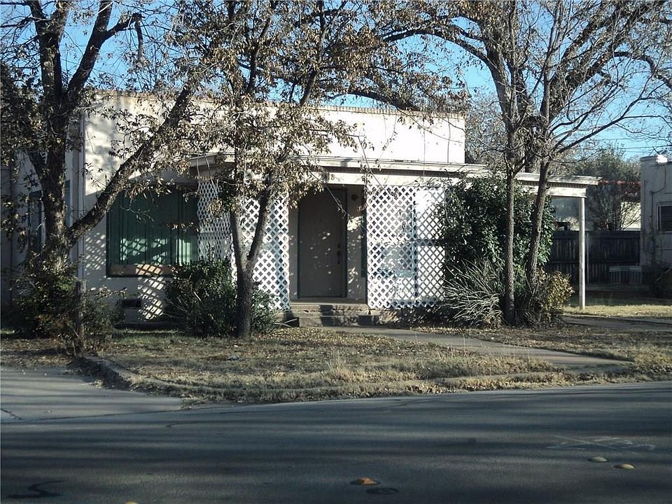 1st image of 2418 S 11th St