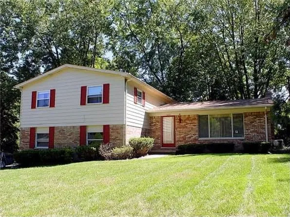 3069 Old Orchard Dr, Brighton, MI 48114