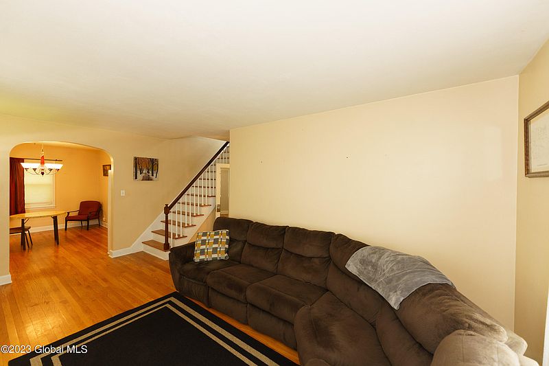 4th image of 43 Danker Avenue