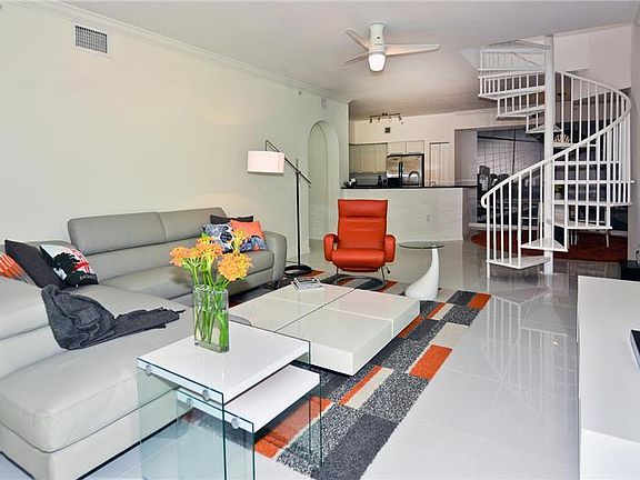 4th image of 235 NE 1st St #502