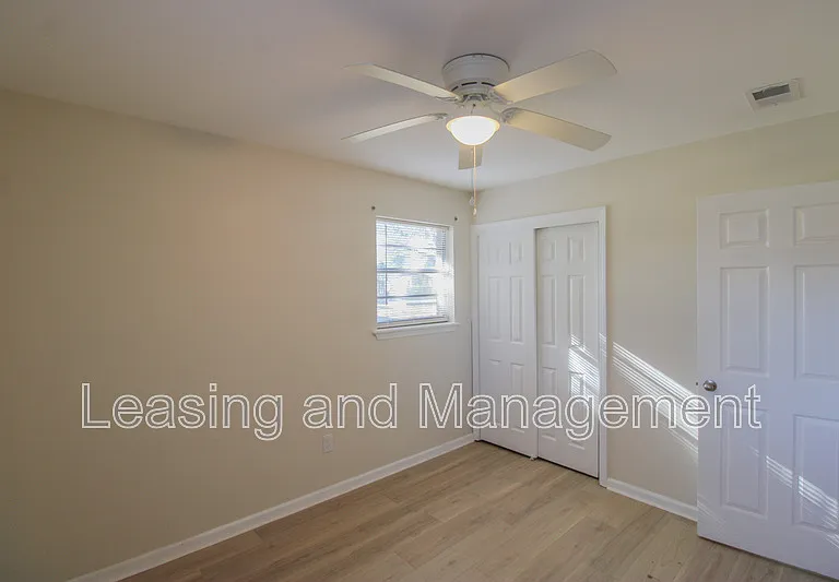305 Millcreek Dr — Photo 11