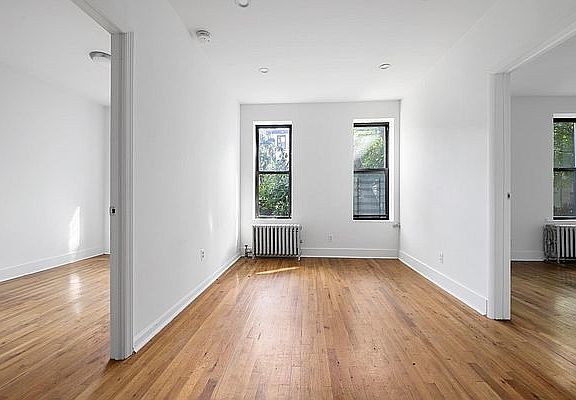 4th image of 256 Pacific St APT 4